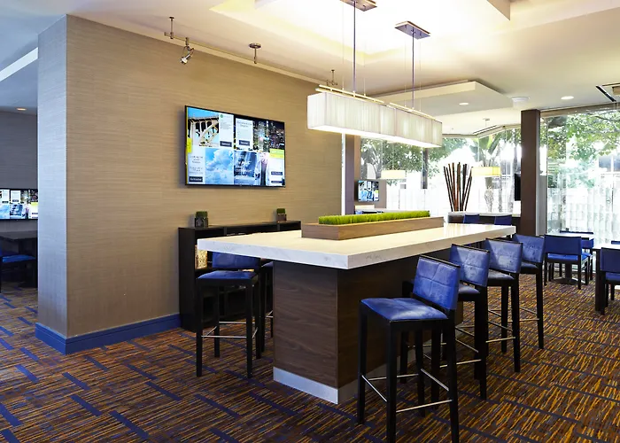 Courtyard By Marriott Los Angeles Lax / Century Boulevard